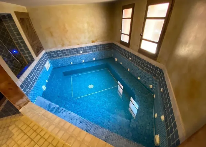 Ebene, 9 Couple Only Au Village Naturiste 3*